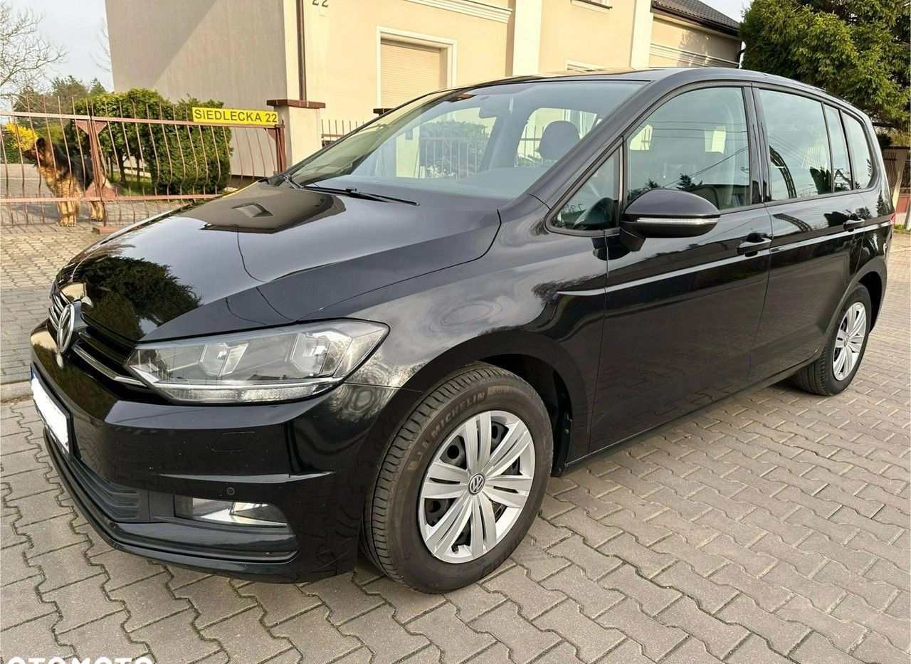 Volkswagen Touran cena 59600 przebieg: 220100, rok produkcji 2017 z Koszalin małe 232